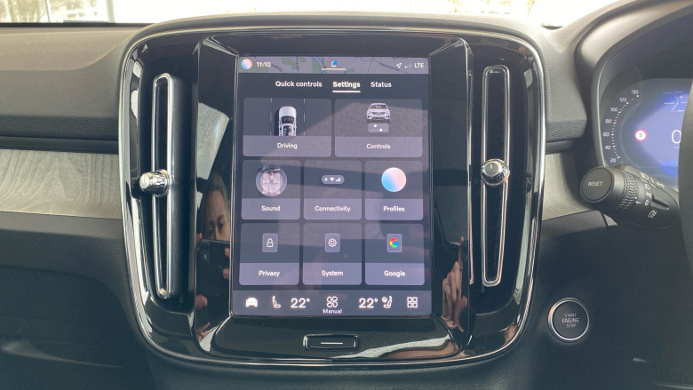 Volvo XC40 2.0 B4P Ultra Dark 5dr Auto Petrol Estate